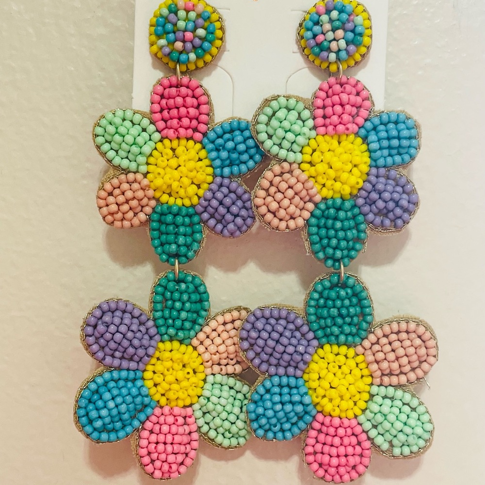 A Daisy For You Multicolor Beaded Earrings